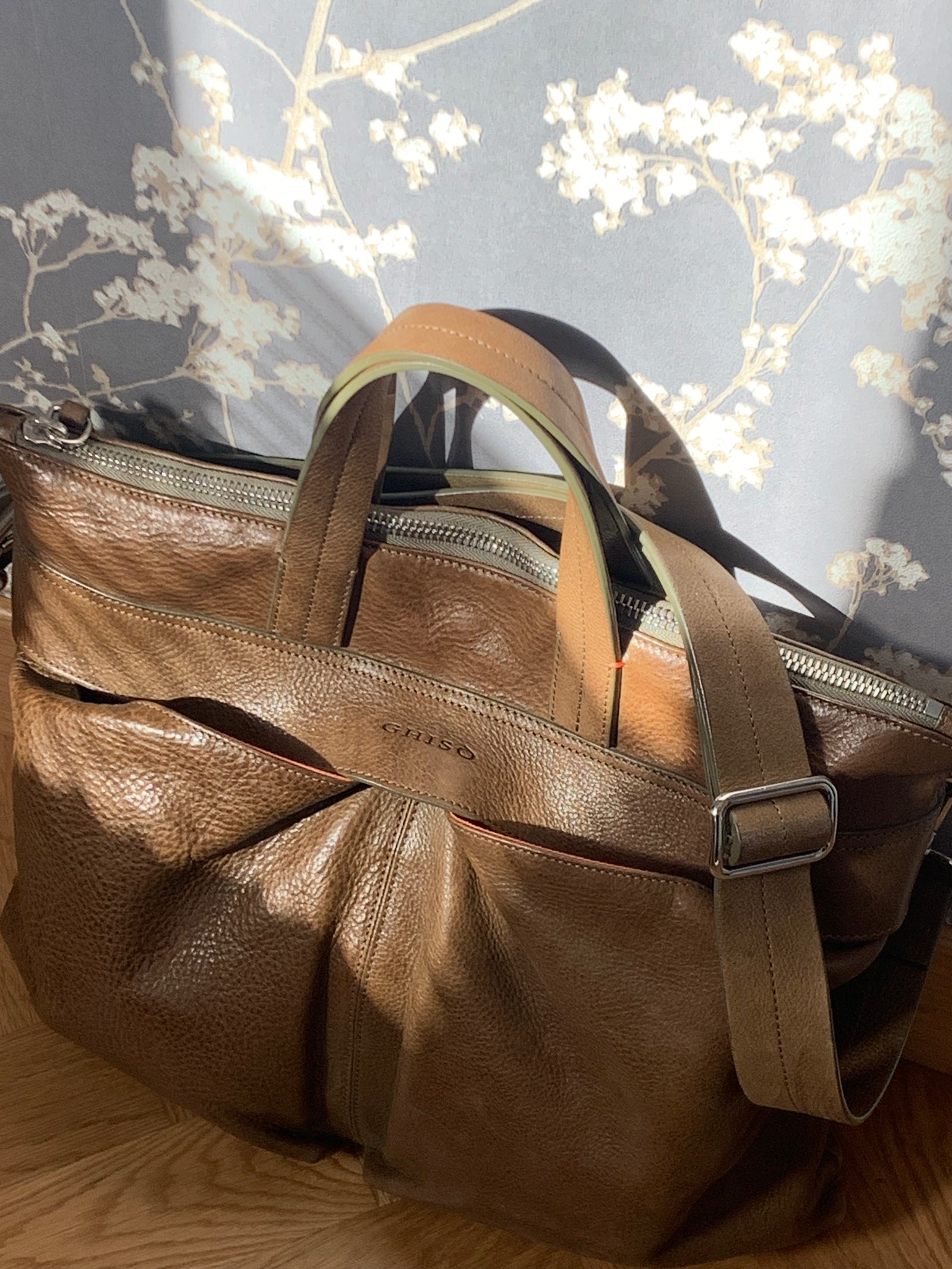 Rich I LEATHER HELMET BAG・OFFICE CTHY Helmet Bag NEW – Ghisò Rich I LEATHER HELMET BAG・OFFICE CTHY Helmet Bag NEW – Ghisò